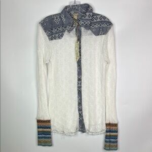 Gimmicks Women's shirt with Patterned Accents